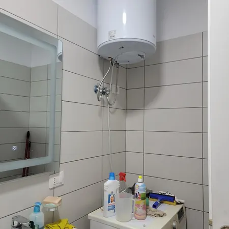 Henri's 2 Lägenhet Vlorë