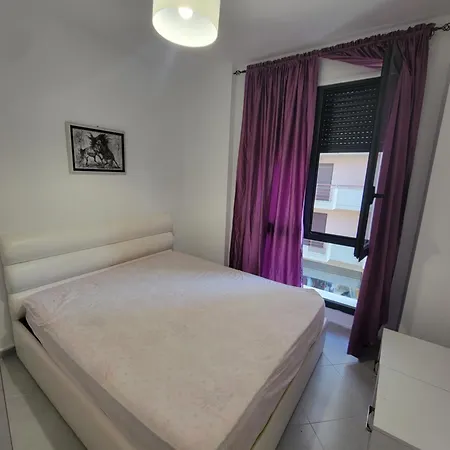 Henri's 2 Apartamento *