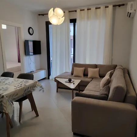 Henri's 2 דירה Vlorë