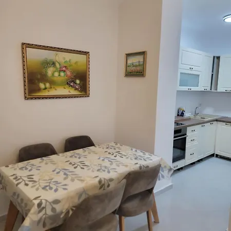 Henri's 2 * Vlorë