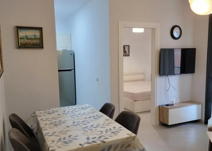 Henri's 2 Apartament